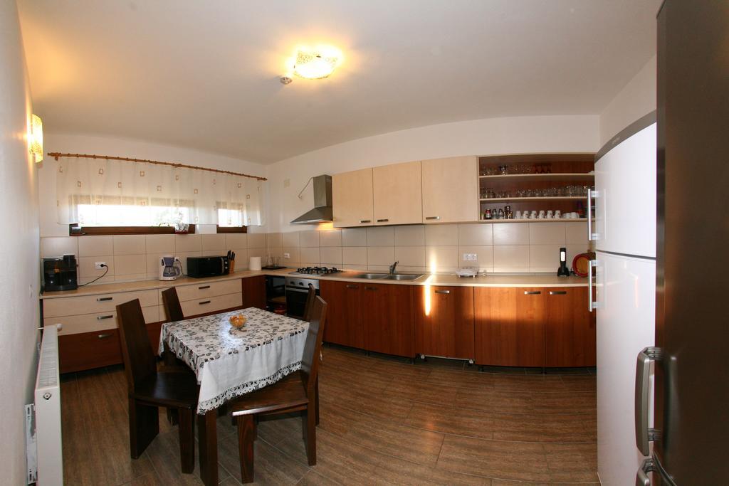 Pensiunea Muntele Alb Horezu Exterior foto