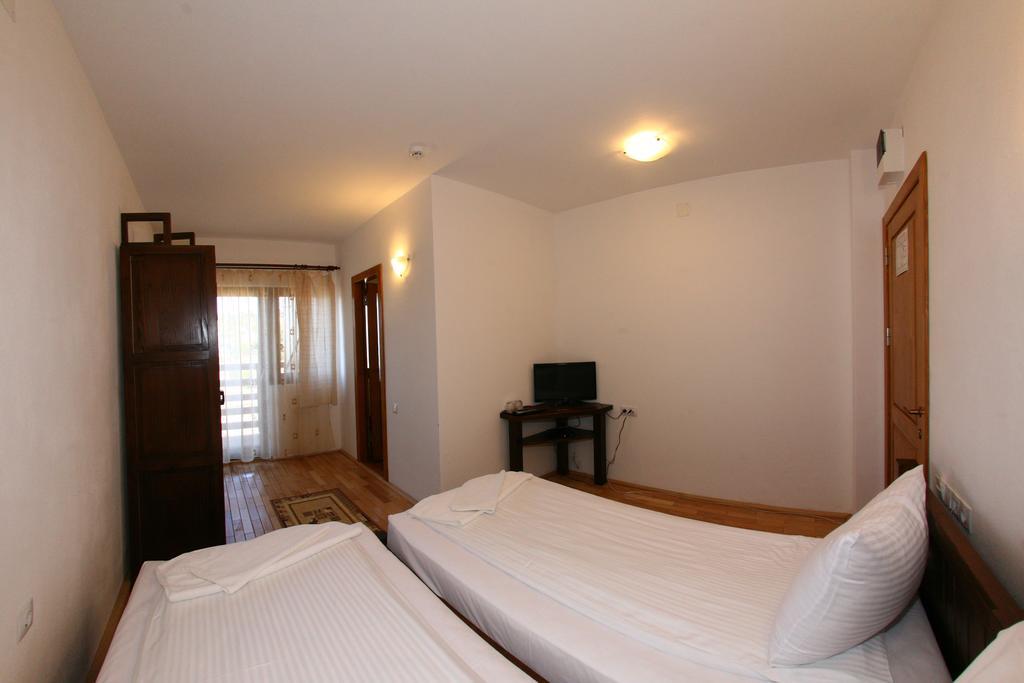 Pensiunea Muntele Alb Horezu Zimmer foto