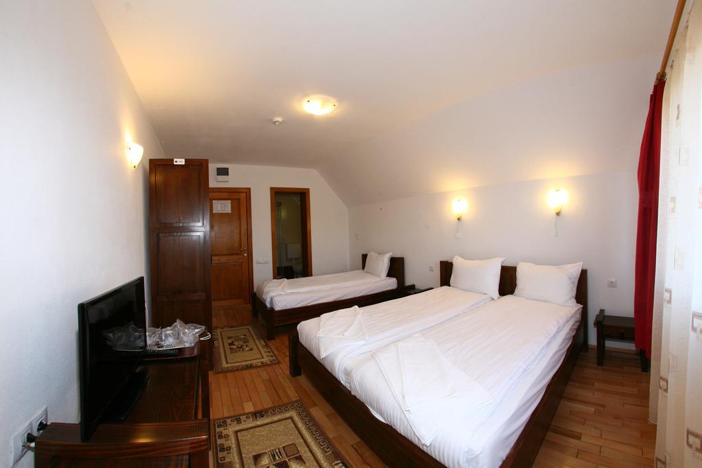 Pensiunea Muntele Alb Horezu Zimmer foto
