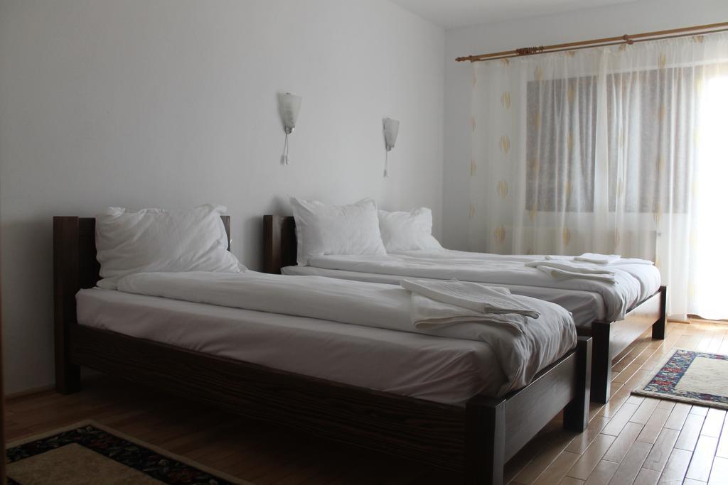 Pensiunea Muntele Alb Horezu Zimmer foto