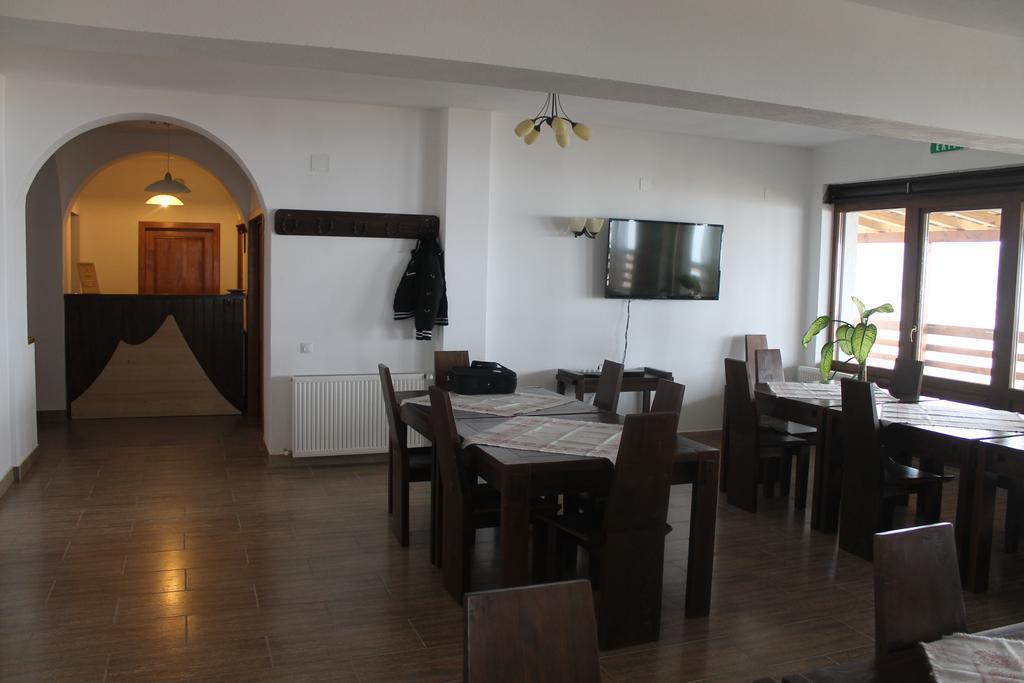 Pensiunea Muntele Alb Horezu Exterior foto